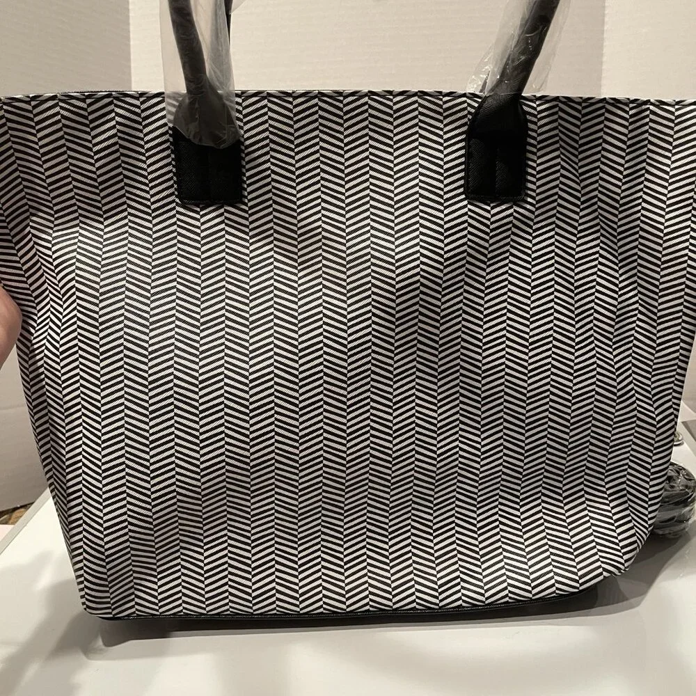 NWT Trina Turk Large Shoulder Tote Bag Black/White W/detachable Strap POOL BEACH